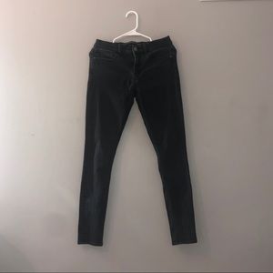 Low rise skinny jeans